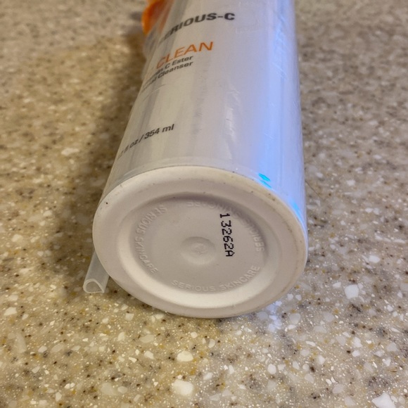 Serious Skin Care C-Clean Vitamin C Ester Facial Cleanser - Picture 7 of 8